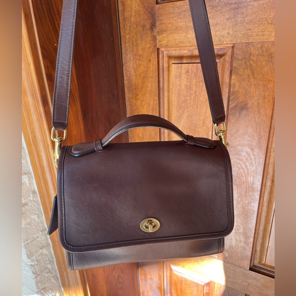 Vintage Coach Court Crossbody | 9870 - Brown Leather - Picture 15 of 16